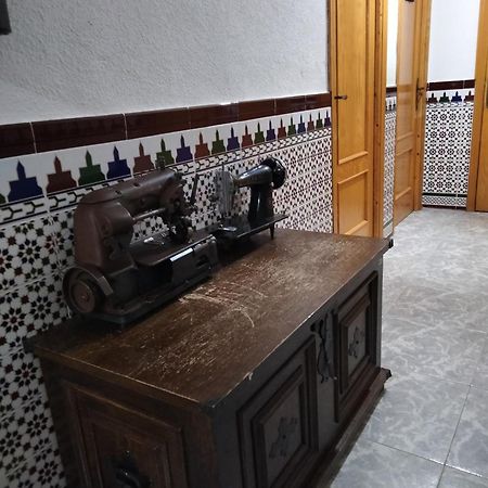 Hostal Restaurante El Labrador Talavera da Rainha Exterior foto